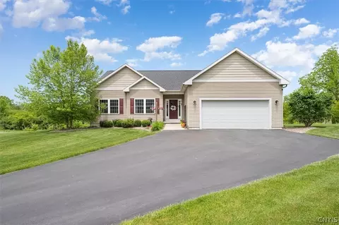 11 Rosewood Dr, Fleming, NY 13021