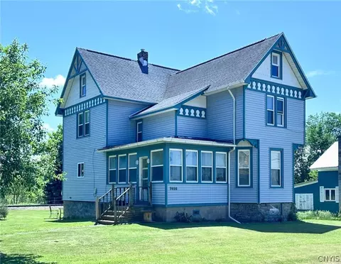 7416 Railroad St, Marcy, NY 13403