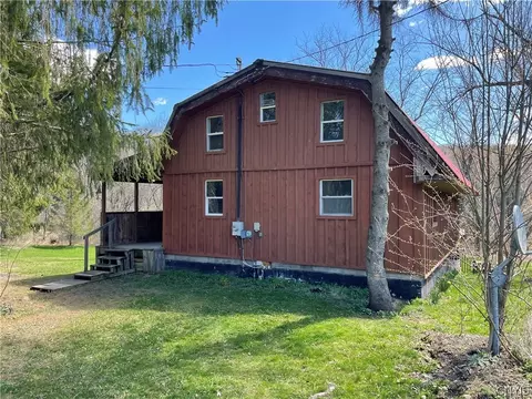 106 Curncross Rd, Smyrna, NY 13464