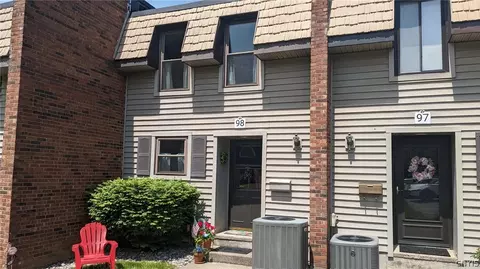 98 Chestnut, New Hartford, NY 13413