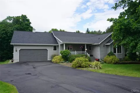 3521 Howlett Hill Rd, Onondaga, NY 13031