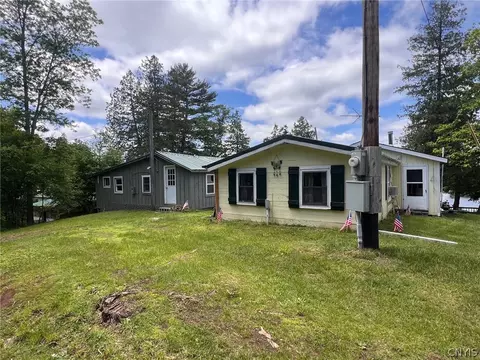 25 27 Thorntons Laneprvt Rd, Macomb, NY 13646