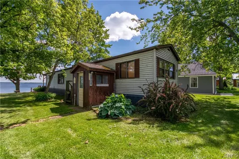 27225 Three Mile Point Rd, Lyme, NY 13622