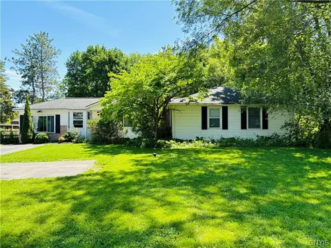 7212 Manlius Center Rd, East Syracuse, NY 13057
