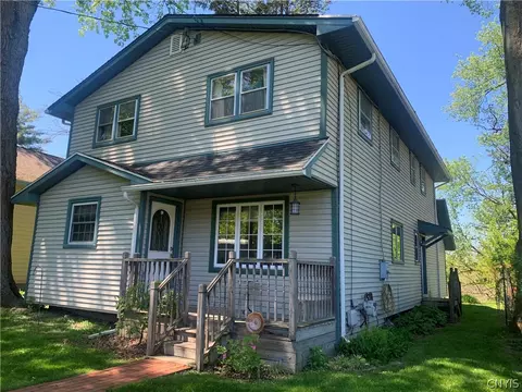 7549 Elmcrest Rd, Salina, NY 13090
