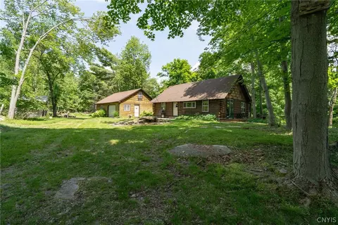 62 Little Hammond Rd, Hammond, NY 13646
