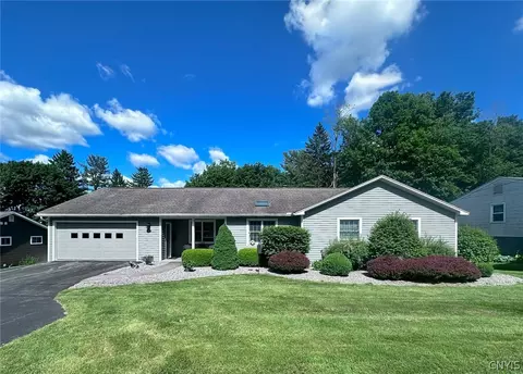 21 Overbrook Crst, New Hartford, NY 13413