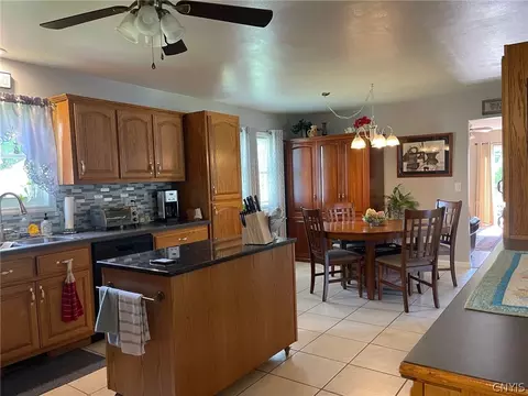 233 Coe Ave, Oneida, NY 13421 photo 12
