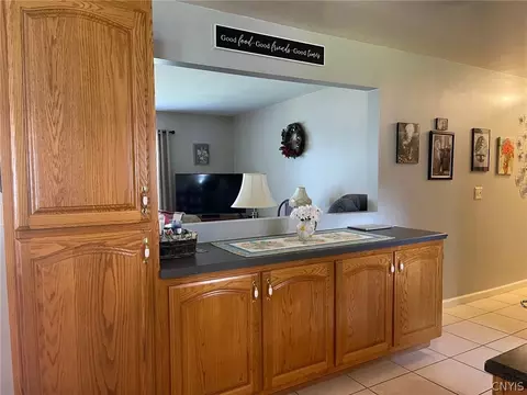 233 Coe Ave, Oneida, NY 13421 photo 16