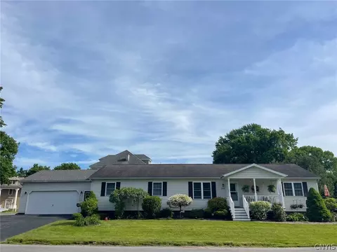 233 Coe Ave, Oneida, NY 13421 photo 4