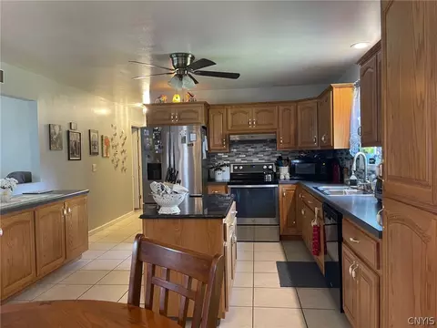 233 Coe Ave, Oneida, NY 13421 photo 14