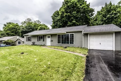 23 Wexford Rd, Syracuse, NY 13214