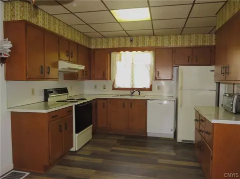 9 Walnut St, German Flatts, NY 13407 photo 6