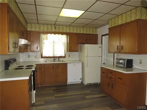 9 Walnut St, German Flatts, NY 13407 photo 4