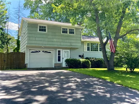 113 Pinewood Dr, Clay, NY 13090