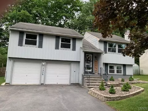 7358 Tomwood Dr, Salina, NY 13090