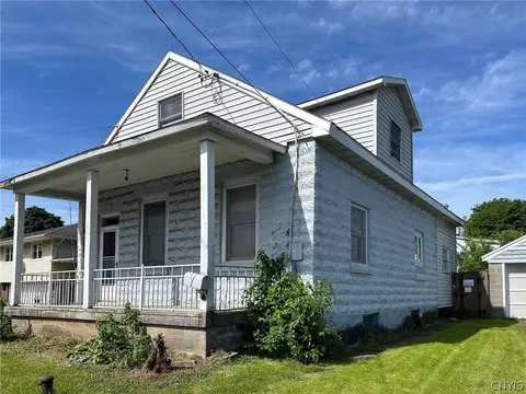 419 Swansea Ave, Salina, NY 13206