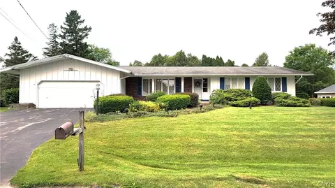 7823 Elwill Rd, Cicero, NY 13039