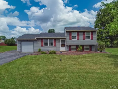7819 Anadale Ln, Clay, NY 13090