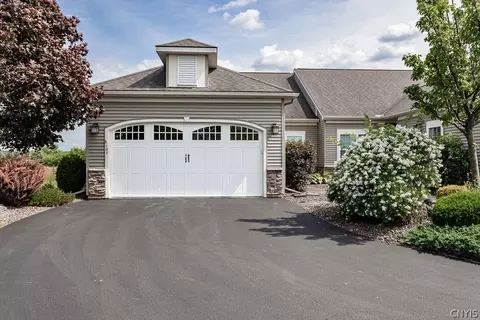 107 Star Gaze Cir, Fayetteville, NY 13066