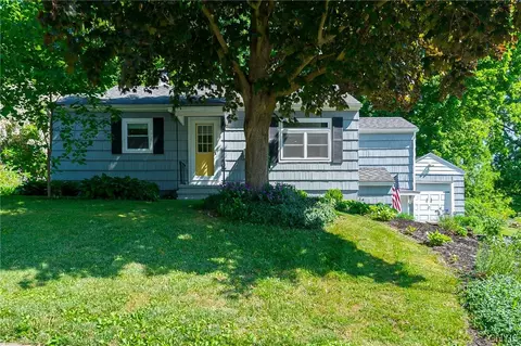 4 Skadden Ter, Tully, NY 13159