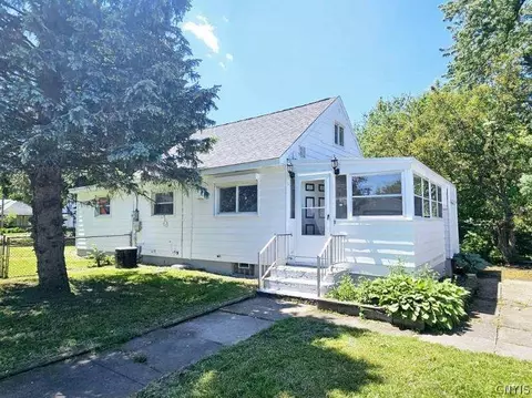 305 Biltmore St, Salina, NY 13211