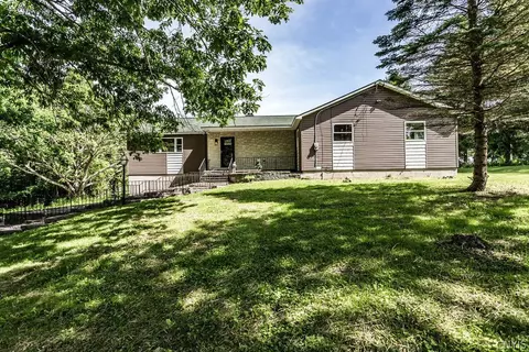 5890 Fieldstone Dr, Cazenovia, NY 13035