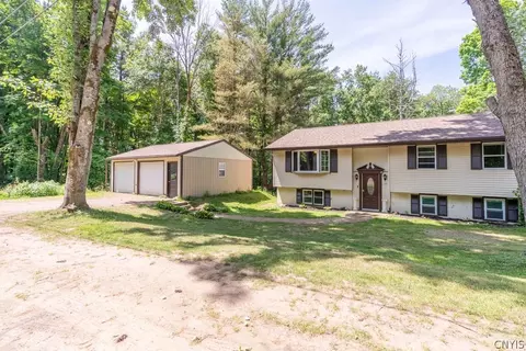139 Pangborn Rd, Hastings, NY 13076
