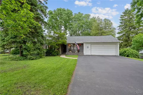 302 Hinsdale Rd, Camillus, NY 13031