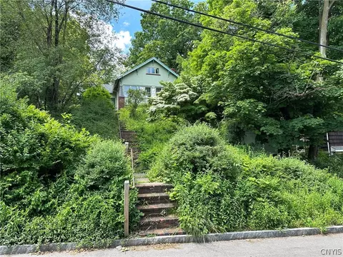1026 Ackerman Ave, Syracuse, NY 13210