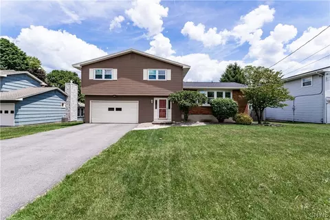 240 Marsh Dr, Syracuse, NY 13214