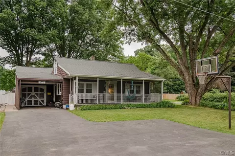 112 Williams St, North Syracuse, NY 13212