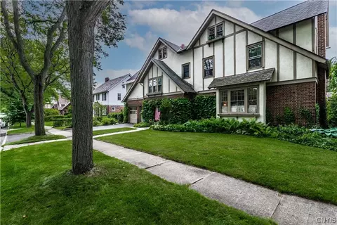 100 Sedgwick Rd, Syracuse, NY 13203