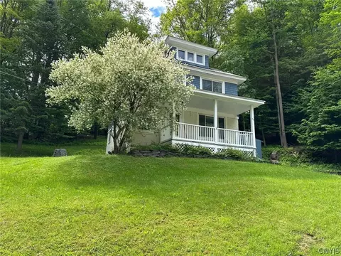 47 Hakes Rd, German Flatts, NY 13357
