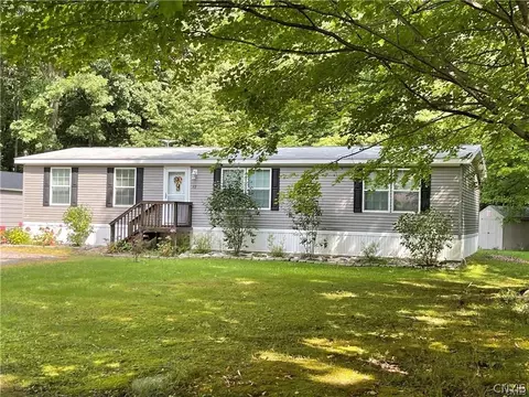 12 Banjo Ln, Scriba, NY 13126