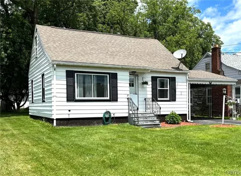 218 Brookfield Rd, Salina, NY 13211