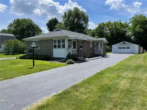 106 Earl Ave, Salina, NY 13211