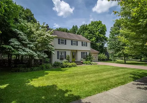 204 Redfield Ave, Fayetteville, NY 13066