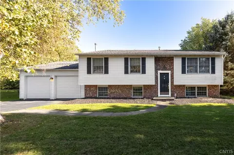8216 E Seneca, Manlius, NY 13104