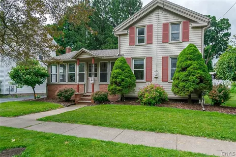 33 Tappan St, Van Buren, NY 13027
