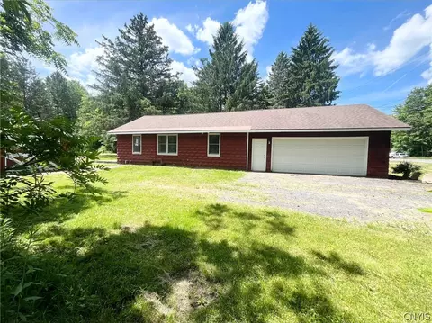 3144 Belgium Rd, Lysander, NY 13027