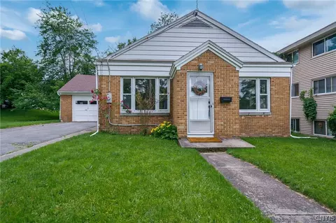 427 Lillian Ave, Syracuse, NY 13206