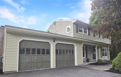 4613 Red Fox Dr, Manlius, NY 13104
