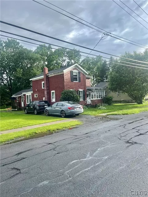 44 Walnut St, Auburn, NY 13021