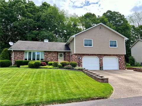 9 Primrose, Oswego, NY 13126