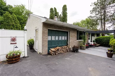 92 Brown St, Lysander, NY 13027