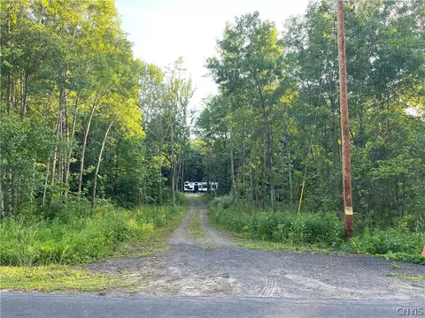 255 Hanley Rd, Granby, NY 13074