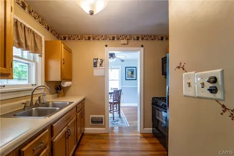 320 Expense St, Rome, NY 13440 photo 4