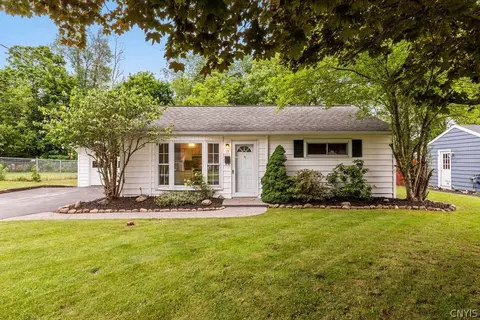 19 Lincoln Rd, North Syracuse, NY 13212
