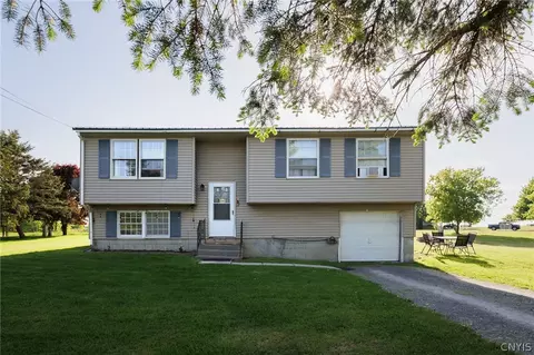 6 Belile Rd, Philadelphia, NY 13673